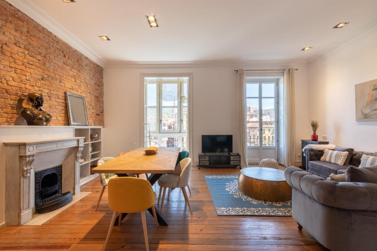 Confort Y Diseno Con Vistas Al Casco Viejo Билбао Екстериор снимка